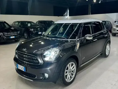 Usata Mini Cooper Countryman Business 111 CV (81 kW) 2014 Nero SUV