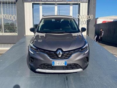 Usata Renault Captur Business 116 CV (85 kW) 2021 Grigio SUV