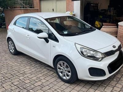 Usata Kia Rio EX 86 CV (63 kW) 2012 Bianco Berlina