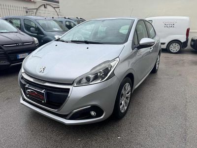 Argento Usata 2016 Peugeot 208 Allure Utilitaria | 4990 € (Cara)