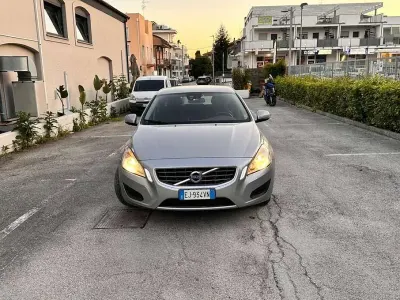 Usata Volvo V60 Kinetic 163 CV (119 kW) 2011 Station wagon