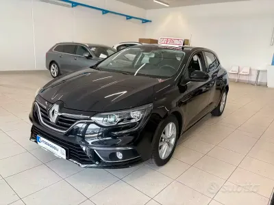 Usata Renault Mégane IV Business 110 CV (80 kW) 2017 Nero Berlina