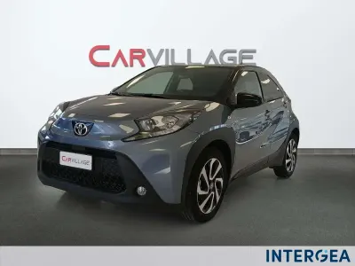 Usata Toyota Aygo X Trend 72 CV (52 kW) 2025 Blu/tetto nero SUV