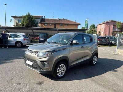 Usata Mahindra KUV100 83 CV (61 kW) 2018 Grigio SUV