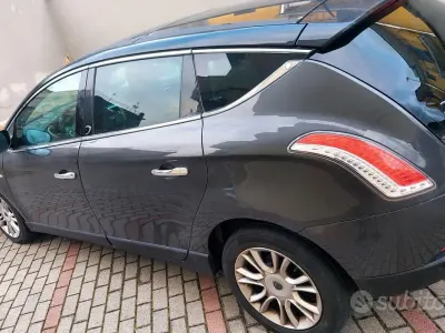 Usata Lancia Delta 120 CV (88 kW) 2009 Grigio Utilitaria