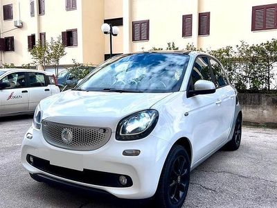 Usata Smart ForFour Passion 70 CV (51 kW) 2015 Bianco Utilitaria