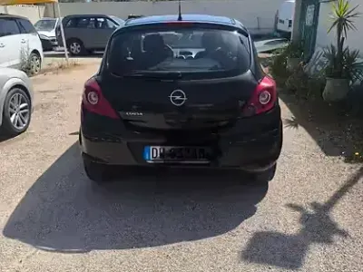 Usata Opel Corsa 60 CV (44 kW) 2009 Nero Utilitaria