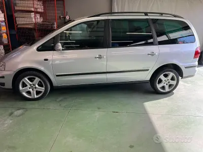 Usata VW Sharan 116 CV (85 kW) 2010 Grigio Monovolume