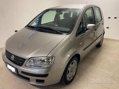 Usata Fiat Idea Dynamic 95 CV (69 kW) 2005 Grigio Monovolume