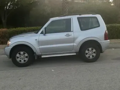 Usata Mitsubishi Pajero 115 CV (84 kW) 2004 Grigio SUV