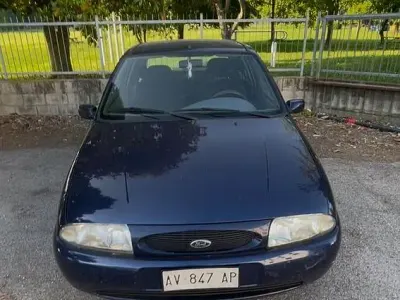 Usata Ford Fiesta Ghia 90 CV (66 kW) 1997 Blu Utilitaria
