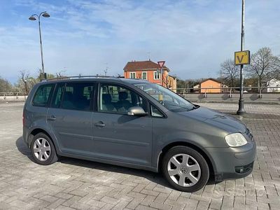 Usata VW Touran Pro 116 CV (85 kW) 2004 Grigio Monovolume