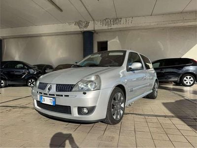 Käytetty Renault Clio II R.S. 179 HP (131 kW) 2004 Harmaa Sedan
