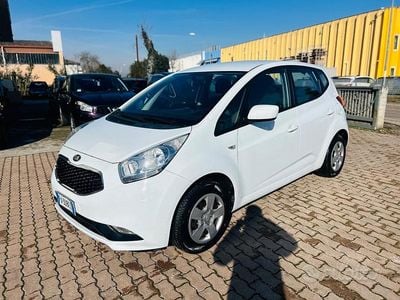 Usata Kia Venga 90 CV (66 kW) 2015 Bianco Utilitaria