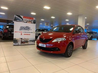Usata Lancia Ypsilon Gold 69 CV (50 kW) 2020 Rosso Utilitaria