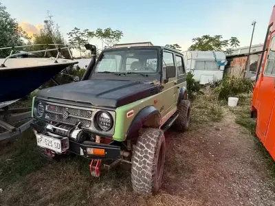 Usata Suzuki Samurai