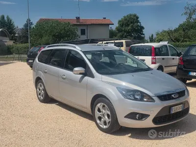 Usata Ford Focus 109 CV (80 kW) 2010 Grigio Berlina