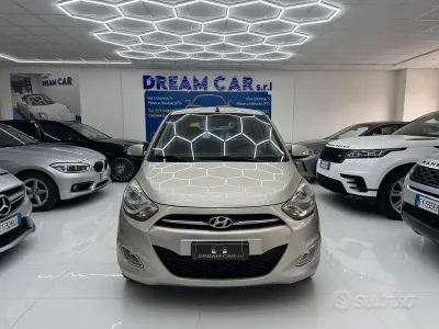 Usata Hyundai i10 Premium 84 CV (61 kW) 2012 Beige Utilitaria