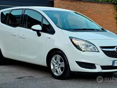 Usata Opel Meriva 101 CV (74 kW) 2017 Bianco Monovolume