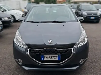 Usata Peugeot 208 Active 68 CV (50 kW) 2013 Grigio Utilitaria