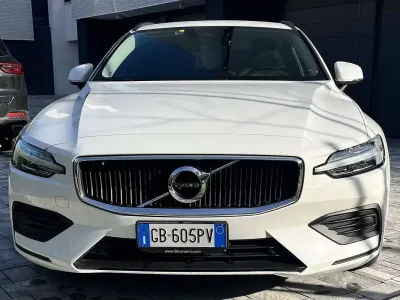 Usata Volvo V60 Business Edition 150 CV (110 kW) 2020 Bianco Station wagon