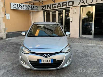 Usata Hyundai i20 Edition 75 CV (55 kW) 2014 Grigio Utilitaria