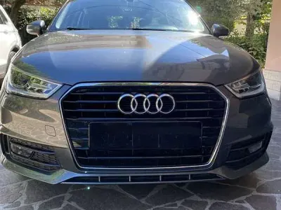 Usata Audi A1 Sportback Admired 90 CV (66 kW) 2017 Grigio Utilitaria