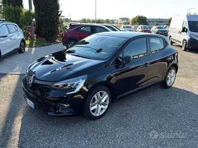 Usata Renault Clio V Zen 100 CV (73 kW) 2021 Nero Berlina