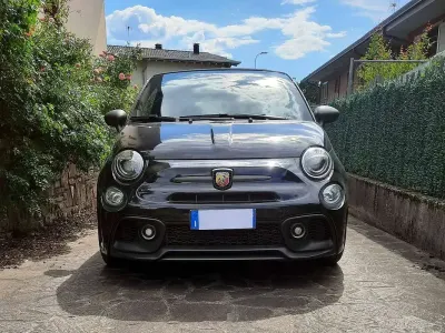 Usata Abarth 595C 165 CV (121 kW) 2024 Nero Cabrio