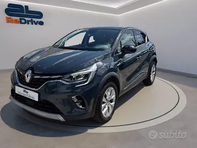 Second-hand Renault Captur Life 101 CP (74 kW) 2020 Gri SUV