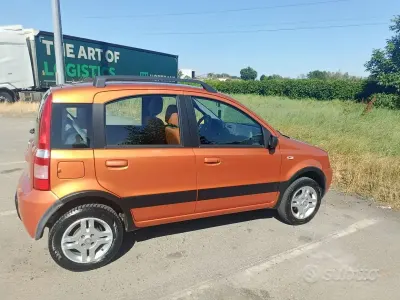 Usata Fiat Panda Climbing 60 CV (44 kW) 2009 Arancione Utilitaria