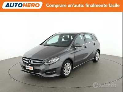 Usata Mercedes B180 122 CV (89 kW) 2016 Grigio Monovolume