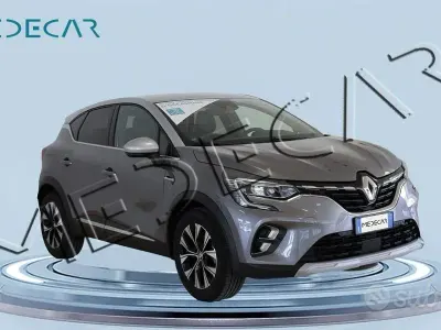 Usata Renault Captur Techno 101 CV (74 kW) 2024 Grigio SUV