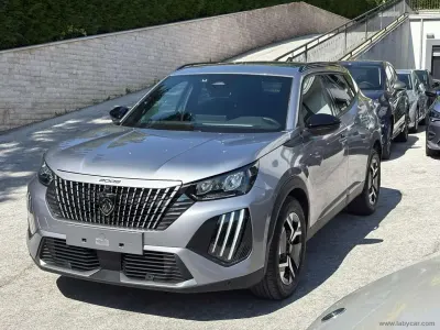Usata Peugeot 2008 Allure 102 CV (75 kW) 2025 Grigio SUV