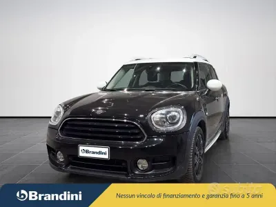 Usata Mini Cooper D Countryman Hype 150 CV (110 kW) 2018 Bicolore verde met bianco SUV