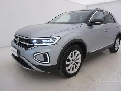 Usata VW T-Roc Style 150 CV (110 kW) 2023 Grigio SUV