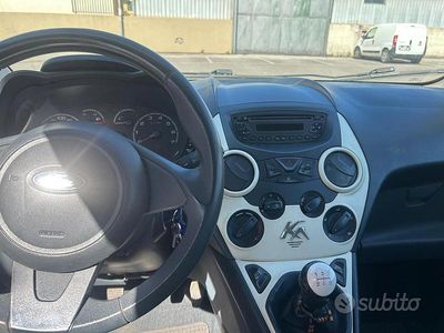 Usata Ford Ka 75 CV (55 kW) 2012 Rosso Utilitaria
