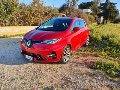 Usata Renault Zoe Intens 50 kW (69 CV) 2021 Rosso Utilitaria