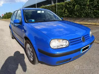 Usata VW Golf IV 75 CV (55 kW) 2001 Blu Berlina