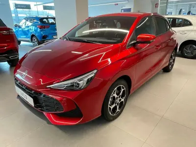 Nuova MG MG3 Luxury 194 CV (142 kW) 2026 Diamond red Utilitaria
