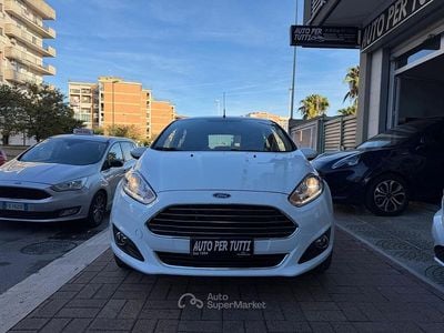 Usata Ford Fiesta Titanium 95 CV (69 kW) 2017 Bianco Berlina