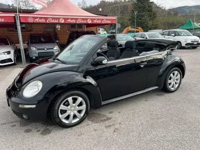 Usata VW New Beetle 105 CV (77 kW) 2007 Nero Utilitaria