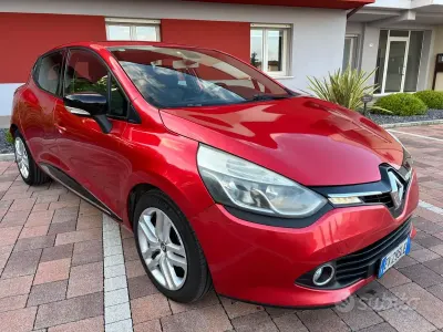 Occasion Renault Clio IV 90 PK (66 kW) 2014 Rood Sedan