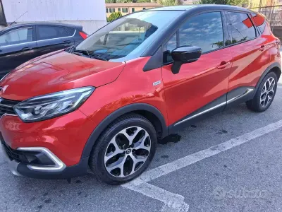 Usata Renault Captur 110 CV (80 kW) 2018 Rosso SUV