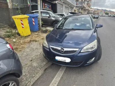 Usata Opel Astra Enjoy 116 CV (85 kW) 2010 Station wagon