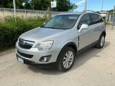 Usata Opel Antara Cosmo 163 CV (119 kW) 2014 Argento metallizzato SUV
