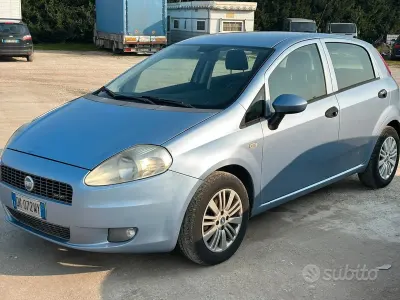 Usata Fiat Grande Punto Dynamic 90 CV (66 kW) 2008 Grigio Utilitaria