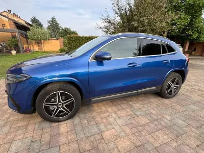 Usata Mercedes EQA250 Advanced Plus 94 kW (129 CV) 2025 Blu/azzurro SUV