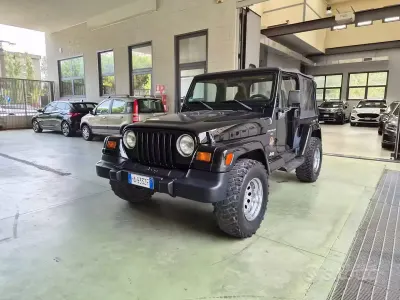 Usata Jeep Wrangler Sahara 177 CV (130 kW) 1999 Nero SUV