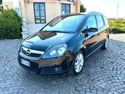 Usata Opel Zafira Cosmo 150 CV (110 kW) 2007 Nero Monovolume